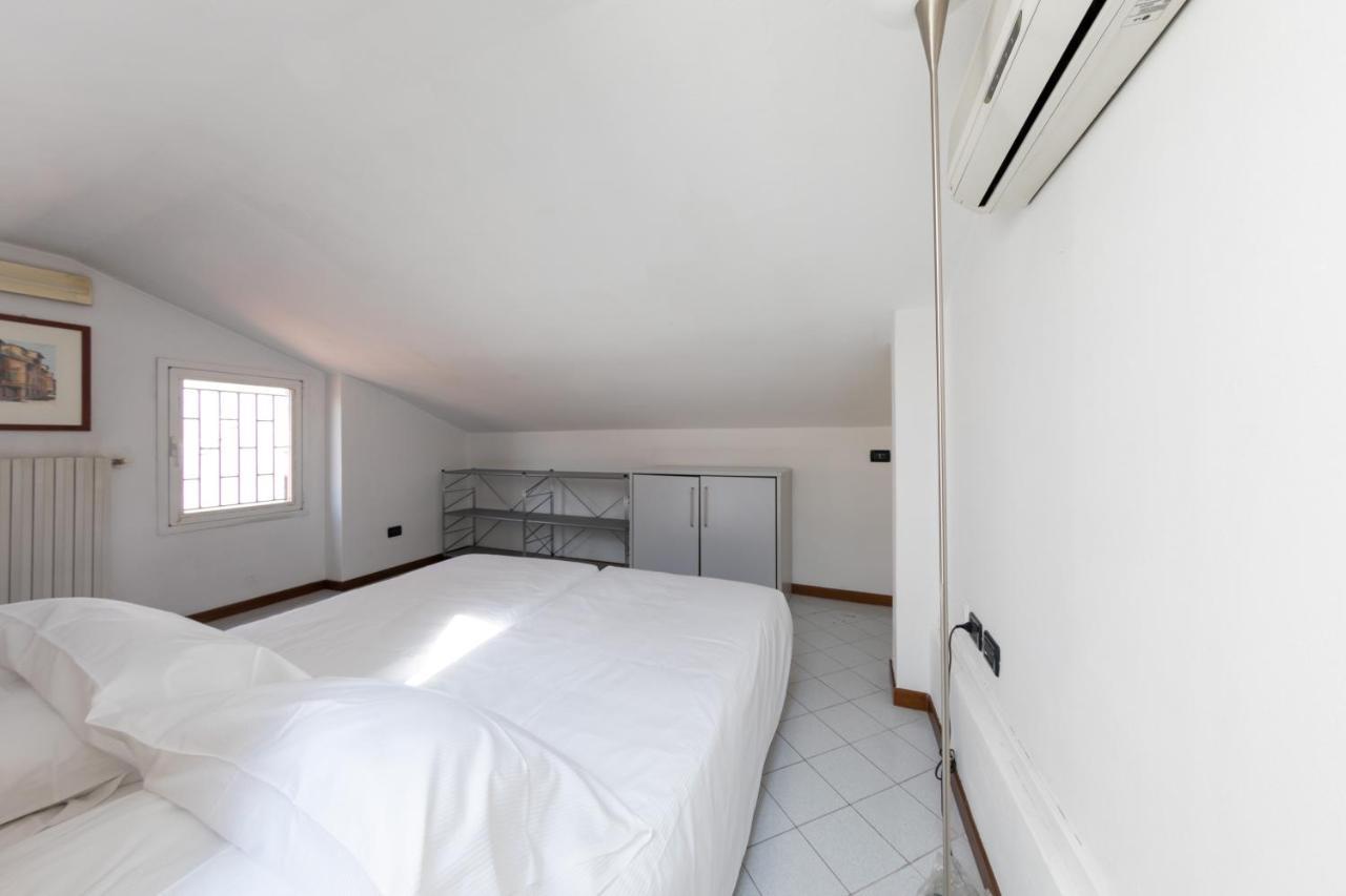 Bologna'S Way Sguardo Sui Tetti Apartment Luaran gambar